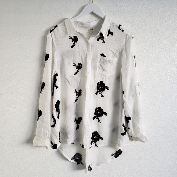 Umgee Tops - Umgee Button Up Navy Floral Embroidery Size Small